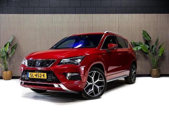 Rood (metallic) Gebruikt 2018 Seat Ateca FR SUV | € 18.950 (Eerlijke prijs) - Afbeelding 1/4