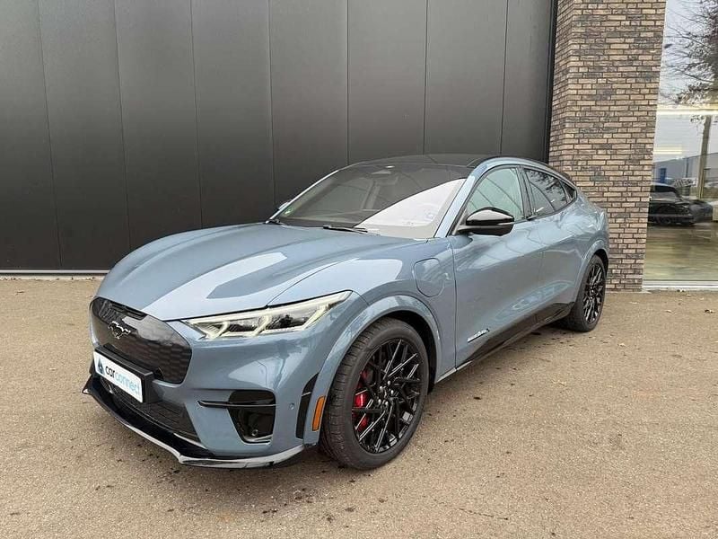 Blauw (metallic) Occasion 2024 Ford Mustang Mach-E GT SUV | € 46.200 (Eerlijke prijs) - Afbeelding 1/4