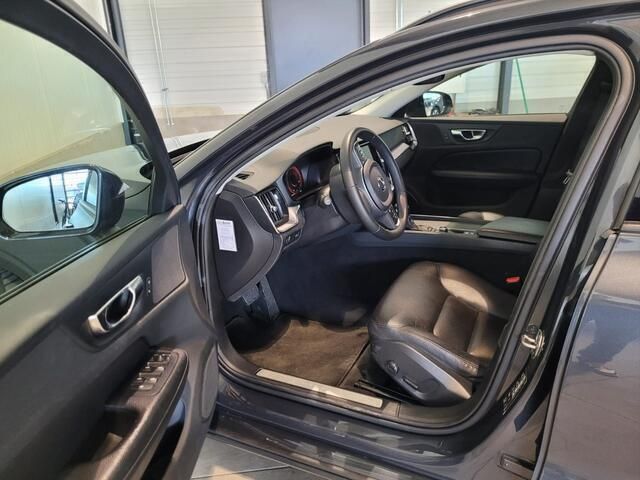 Grijs Gebruikt 2018 Volvo V60 Stationwagen | € 17.850 (Eerlijke prijs) - Afbeelding 1/1