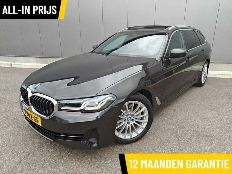 Grijs Gebruikt 2022 BMW 520 Stationwagen | € 38.740 (Super prijs) - Afbeelding 1/4