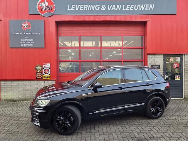 Zwart Occasion 2019 VW Tiguan Highline SUV | € 30.750 (Goede deal) - Afbeelding 1/4