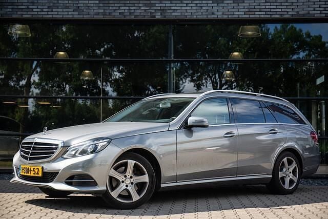 Grijs Gebruikt 2013 Mercedes E250 Elegance Stationwagen | € 16.950 (Iets duurder) - Afbeelding 1/4