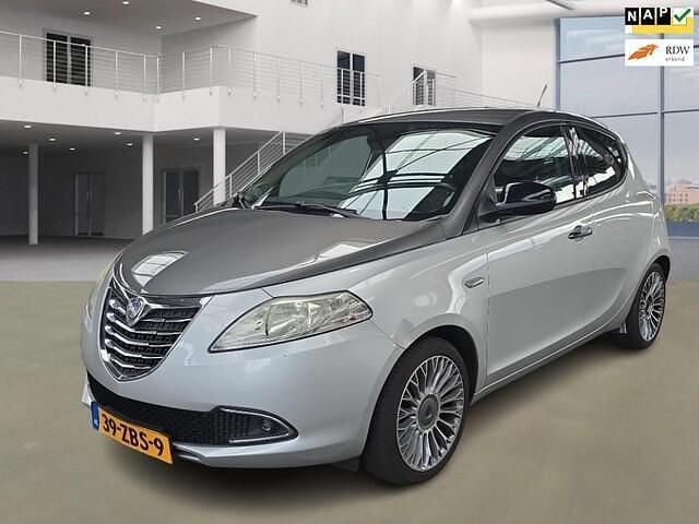 Grijs Gebruikt 2012 Lancia Ypsilon Platinum Hatchback | € 4.900 (Eerlijke prijs) - Afbeelding 1/4