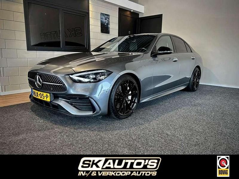 Grijs Gebruikt 2021 Mercedes C200 AMG line Sedan | € 41.995 - Afbeelding 1/4