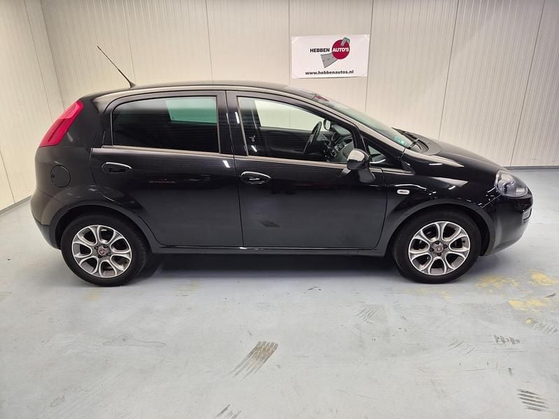 Occasion Fiat Punto 101 PK (74 kW) 2017 Zwart Hatchback