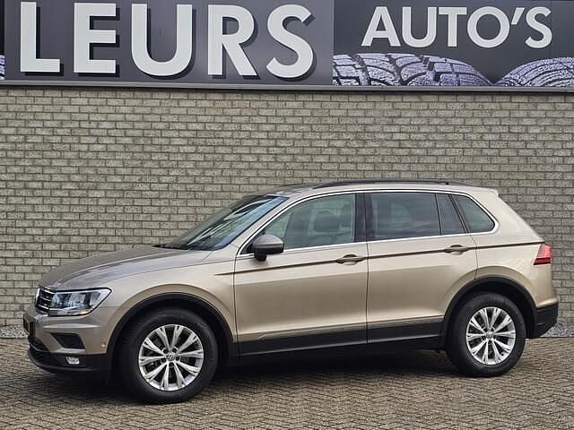 Grijs (metallic) Gebruikt 2018 VW Tiguan Comfortline SUV | € 23.450 (Super prijs) - Afbeelding 1/4