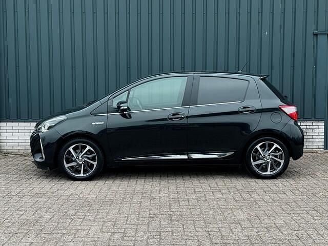 Occasion Toyota Yaris Executive 73 PK (53 kW) 2018 Zwart Hatchback