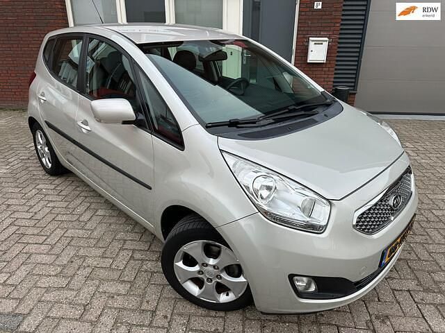Grijs Occasion 2010 Kia Venga Hatchback | € 5.999 (Eerlijke prijs) - Afbeelding 1/4