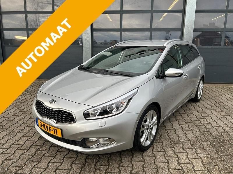 Grijs Occasion 2013 Kia Ceed Premium Hatchback | € 11.835 (Eerlijke prijs) - Afbeelding 1/4