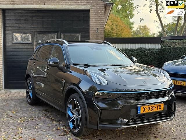 Zwart Gebruikt 2024 Lynk & Co 01 SUV | € 29.950 (Eerlijke prijs) - Afbeelding 1/4