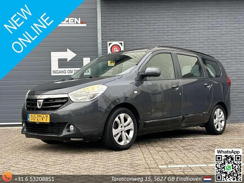 Bruin Gebruikt 2013 Dacia Lodgy Prestige MPV | € 3.850 (Iets duurder) - Afbeelding 1/4