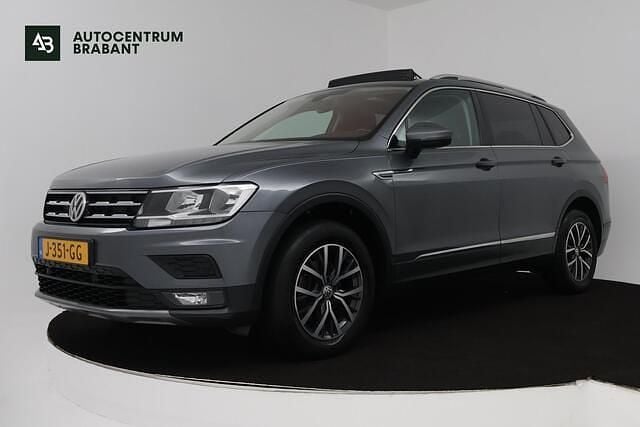Grijs Gebruikt 2020 VW Tiguan Allspace Comfortline SUV | € 26.945 (Goede deal) - Afbeelding 1/4