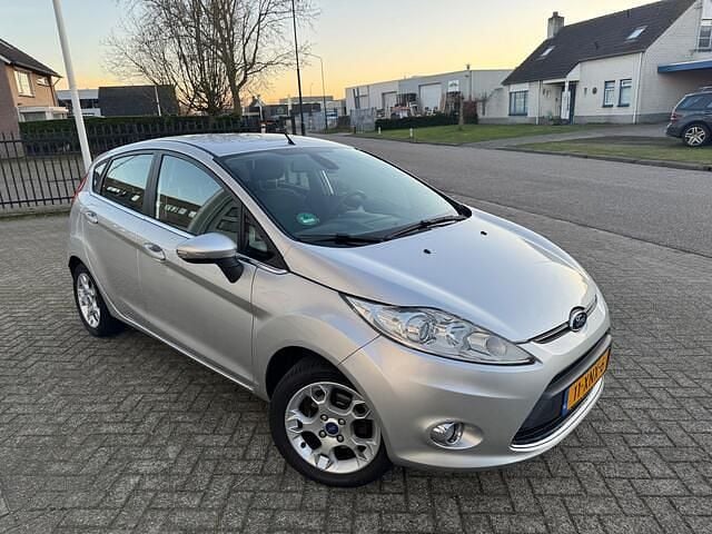 Occasion Ford Fiesta Titanium 60 PK (44 kW) 2012 Grijs Hatchback