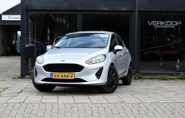 Grijs Gebruikt 2019 Ford Fiesta Trend Hatchback | € 9.950 (Goede deal) - Afbeelding 1/4