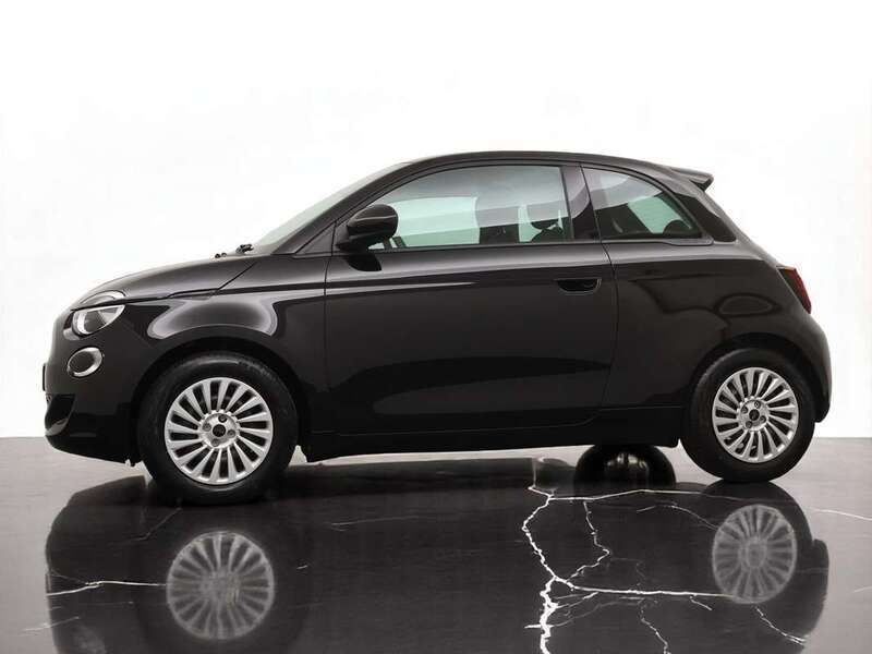 Occasion Fiat 500e 88 kW (120 PK) 2023 Zwart, metallic lak Hatchback