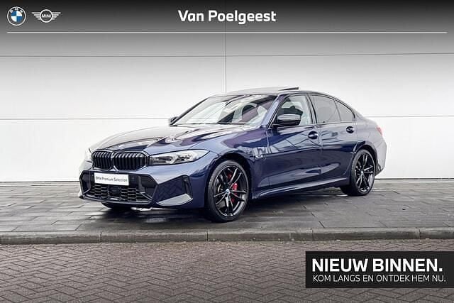 Blauw Occasion 2024 BMW 330 M Sport Sedan | € 41.900 (Super prijs) - Afbeelding 1/4