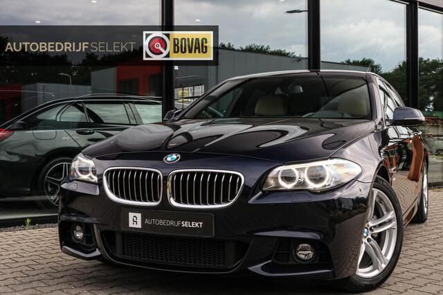 Zwart Gebruikt 2017 BMW 520 M Sport Stationwagen | € 17.900 (Super prijs) - Afbeelding 1/4