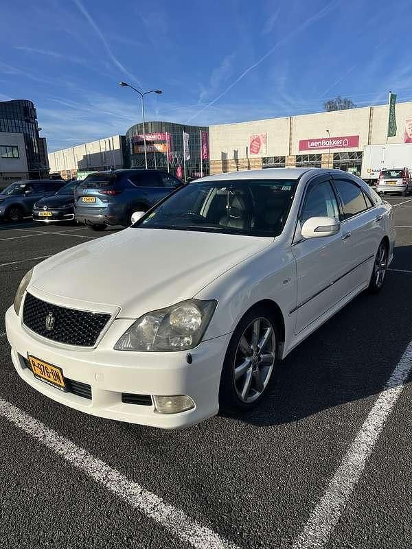 Wit Occasion 2006 Toyota Crown Sedan | € 11.500 - Afbeelding 1/4