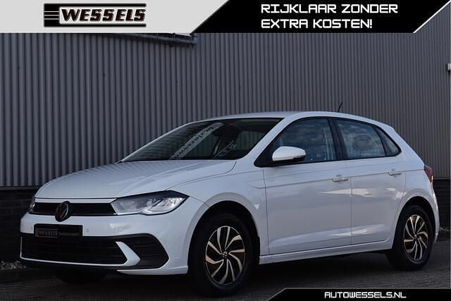 Wit Occasion 2021 VW Polo Life Hatchback | € 15.950 (Eerlijke prijs) - Afbeelding 1/4