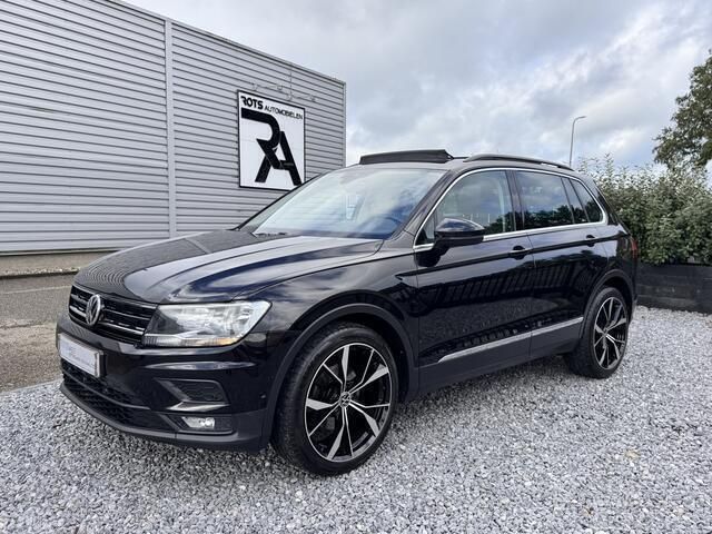 Zwart Gebruikt 2016 VW Tiguan Highline SUV | € 21.950 (Goede deal) - Afbeelding 1/4