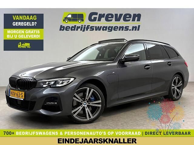 Grijs Occasion 2021 BMW 330 M Sport Stationwagen | € 34.700 (Iets duurder) - Afbeelding 1/4