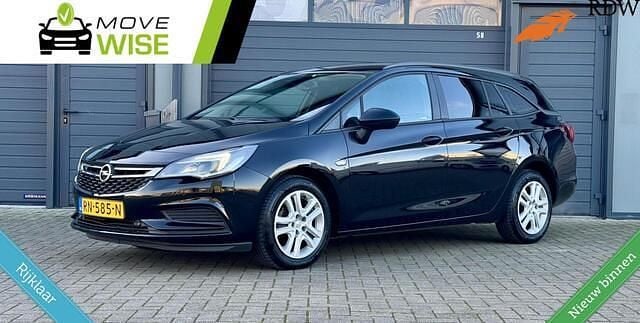 Zwart Gebruikt 2018 Opel Astra Business Stationwagen | € 7.395 (Goede deal) - Afbeelding 1/4