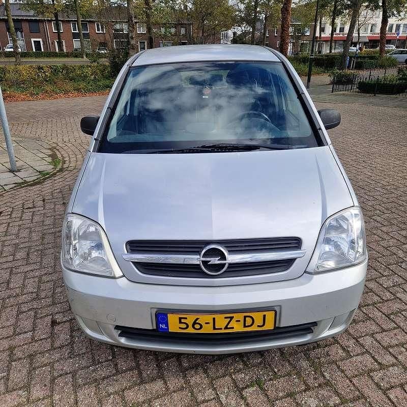 Grijs Occasion 2003 Opel Meriva MPV | € 1.250 (Eerlijke prijs) - Afbeelding 1/4