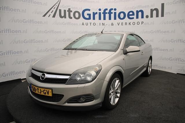 Grijs Gebruikt 2006 Opel Astra Cabriolet Cosmo Cabriolet | € 2.790 (Iets duurder) - Afbeelding 1/4