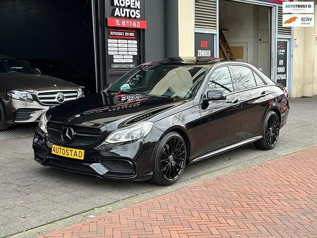 Zwart Occasion 2016 Mercedes E350 AMG Sedan | € 12.950 - Afbeelding 1/4