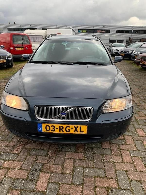 Gebruikt 2005 Volvo V70 Stationwagen | € 1.750 (Goede deal) - Afbeelding 1/4
