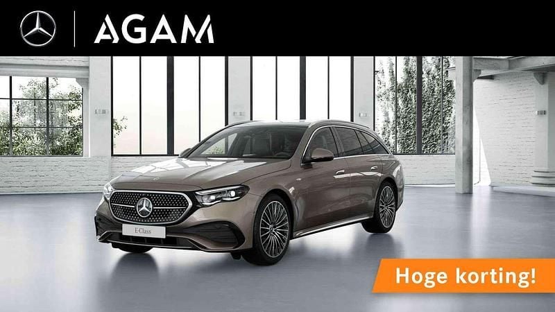 Bruin, metallic lak Nieuw 2025 Mercedes E300 Sport Edition Stationwagen | € 80.250 (Goede deal) - Afbeelding 1/4