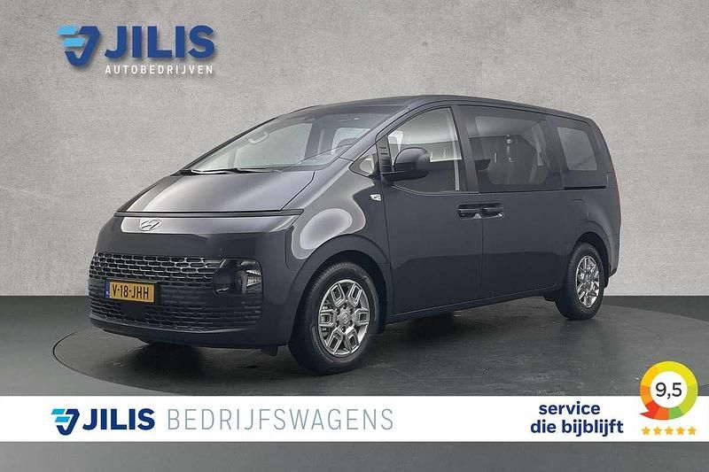 Grijs Nieuw 2024 Hyundai Staria Van | € 34.950 - Afbeelding 1/3