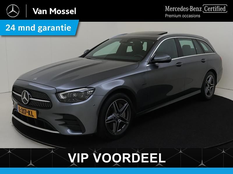 Grijs Gebruikt 2020 Mercedes E300 AMG line Stationwagen | € 35.945 - Afbeelding 1/4