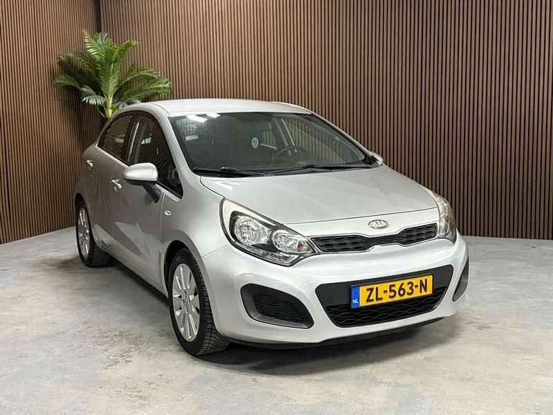 Occasion Kia Rio 86 PK (63 kW) 2013 Grijs Hatchback
