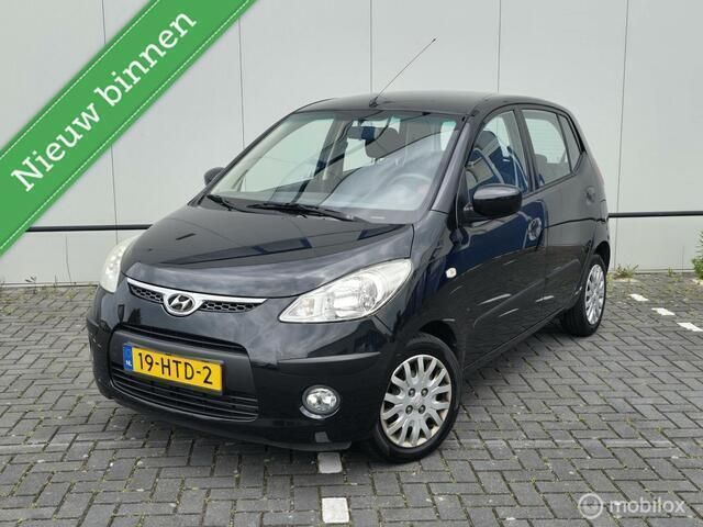 Zwart Gebruikt 2009 Hyundai i10 Dynamiq Hatchback | € 2.999 (Eerlijke prijs) - Afbeelding 1/4