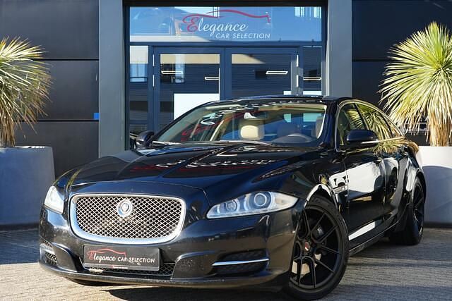 Zwart Gebruikt 2013 Jaguar XJL Portfolio Sedan | € 14.950 - Afbeelding 1/4