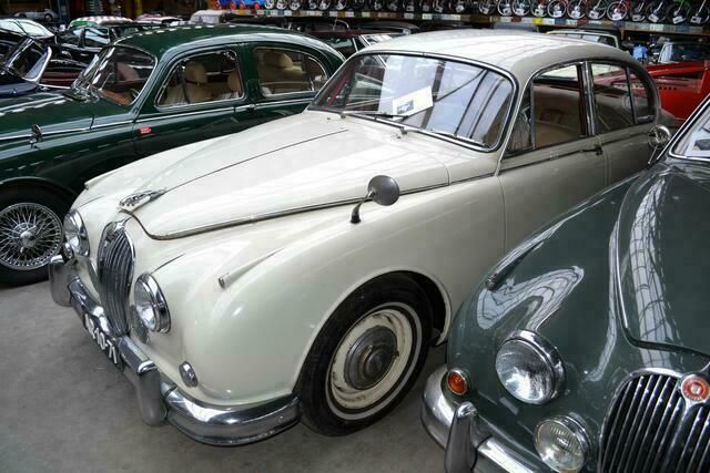 Wit Gebruikt 1960 Jaguar MK II Sedan | € 23.500 - Afbeelding 1/4