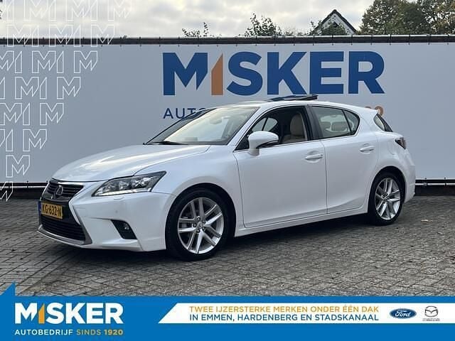 Wit Gebruikt 2015 Lexus CT200h Executive Line Hatchback | € 12.900 (Goede deal) - Afbeelding 1/4