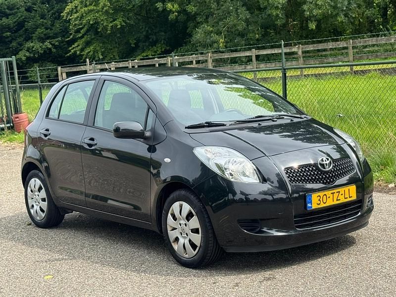 Zwart Gebruikt 2007 Toyota Yaris Sol Hatchback | € 2.950 (Goede deal) - Afbeelding 1/4