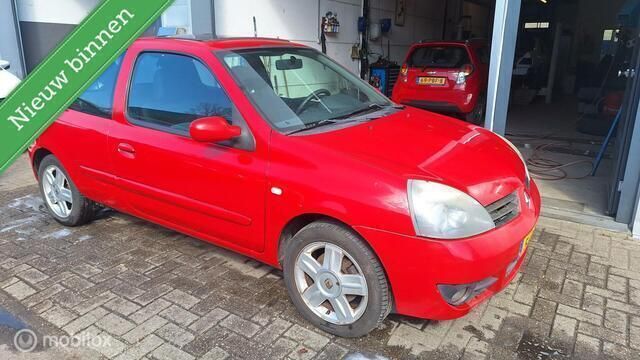Rood Gebruikt 2007 Renault Clio II Campus Hatchback | € 400 (Super prijs) - Afbeelding 1/4