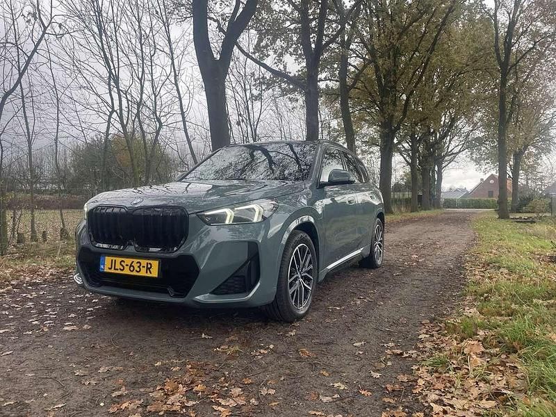 Groen Gebruikt 2023 BMW X1 M Sport SUV | € 42.500 (Eerlijke prijs) - Afbeelding 1/4