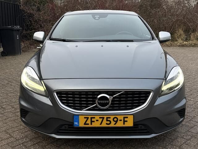 Occasion Volvo V40 154 PK (113 kW) 2019 Grijs Hatchback