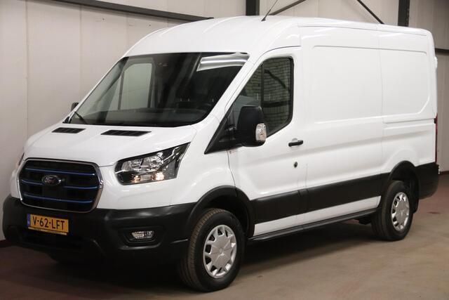 Wit Gebruikt 2023 Ford E-Transit Trend Van | € 35.900 (Duur) - Afbeelding 1/4