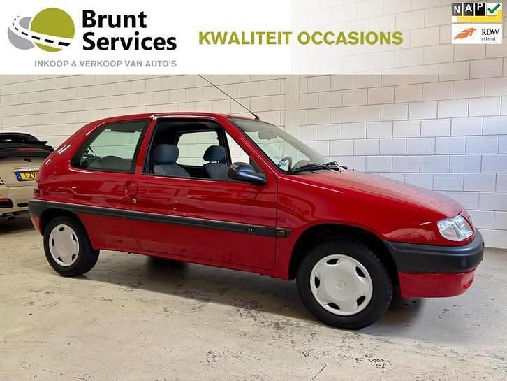 Rood Gebruikt 1998 Citroën Saxo Hatchback | € 8.450 - Afbeelding 1/4