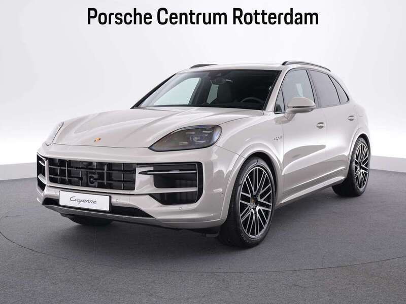 Cashmere beige metallic Gebruikt 2024 Porsche Cayenne SUV | € 129.900 - Afbeelding 1/4