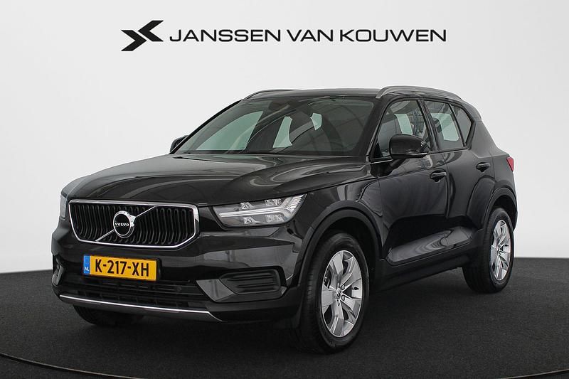 Zwart Occasion 2021 Volvo XC40 Momentum SUV | € 25.885 (Goede deal) - Afbeelding 1/4