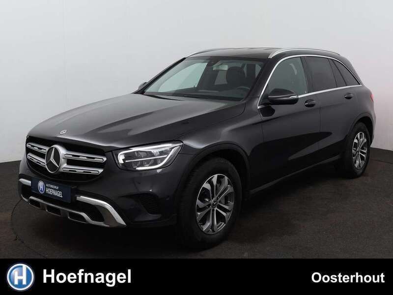 Grijs, metallic lak Gebruikt 2019 Mercedes GLC200 Business SUV | € 33.750 (Eerlijke prijs) - Afbeelding 1/4