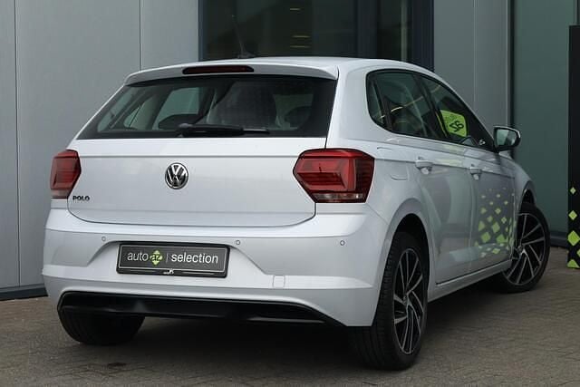 Wit, metallic lak Gebruikt 2020 VW Polo Comfortline Hatchback | € 16.900 (Goede deal) - Afbeelding 1/3
