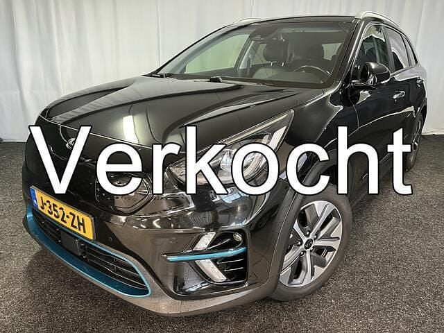 Zwart Occasion 2020 Kia e-Niro SUV | € 14.450 (Super prijs) - Afbeelding 1/4