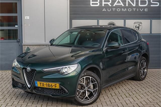 Groen Gebruikt 2018 Alfa Romeo Stelvio Super SUV | € 18.950 (Super prijs) - Afbeelding 1/4